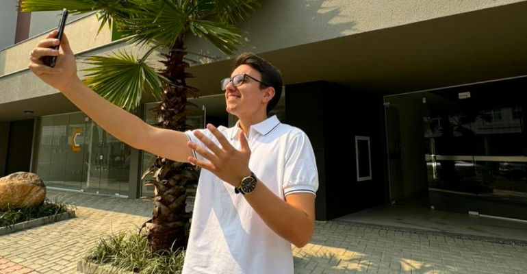 Com a tecnologia, corretores de imóveis encontram formas de se reinventar na profissão