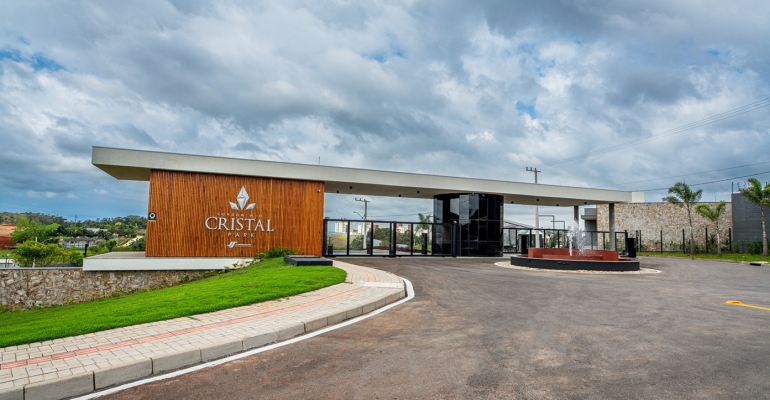 Cristal Park: JS Empreendimentos entrega condomínio horizontal de alto padrão